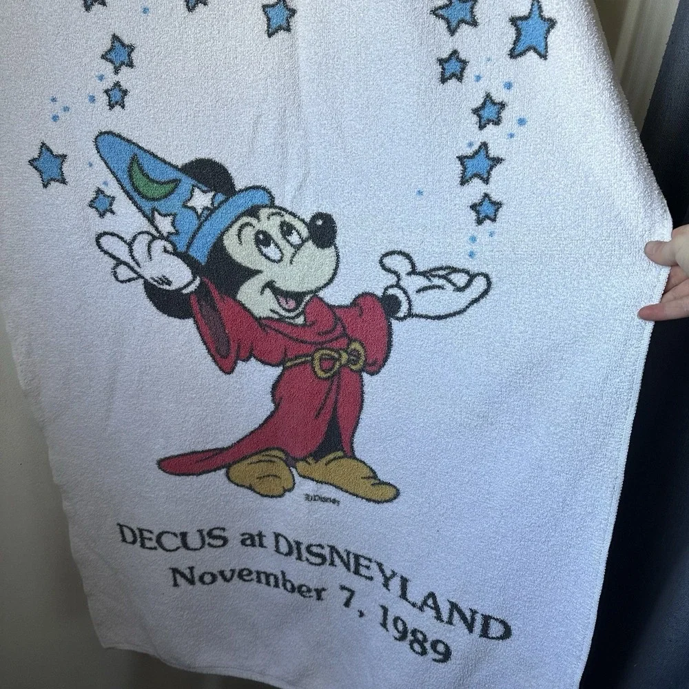 Vintage 1989 Decus at Disneyland White Micky Mouse Fantasia Beach Towel 31